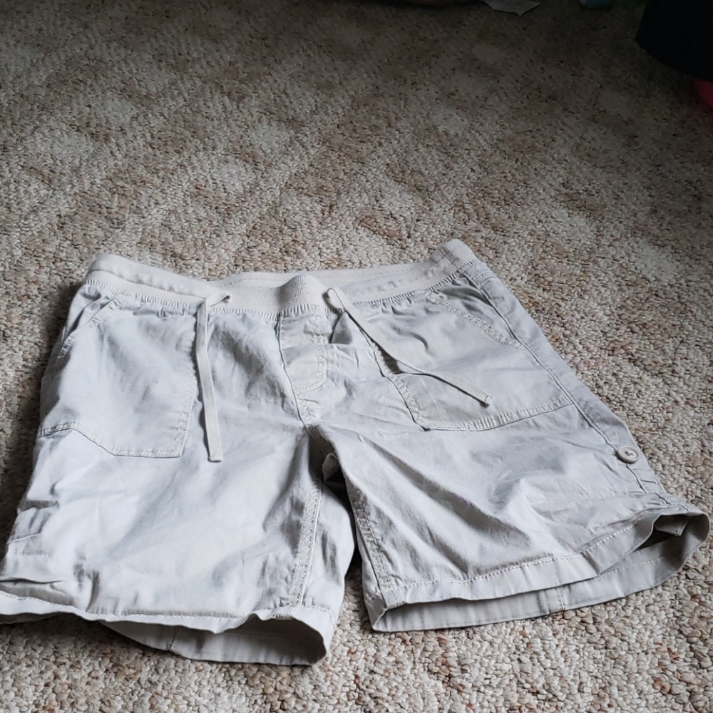 Northcrest women's khaki shorts size 8